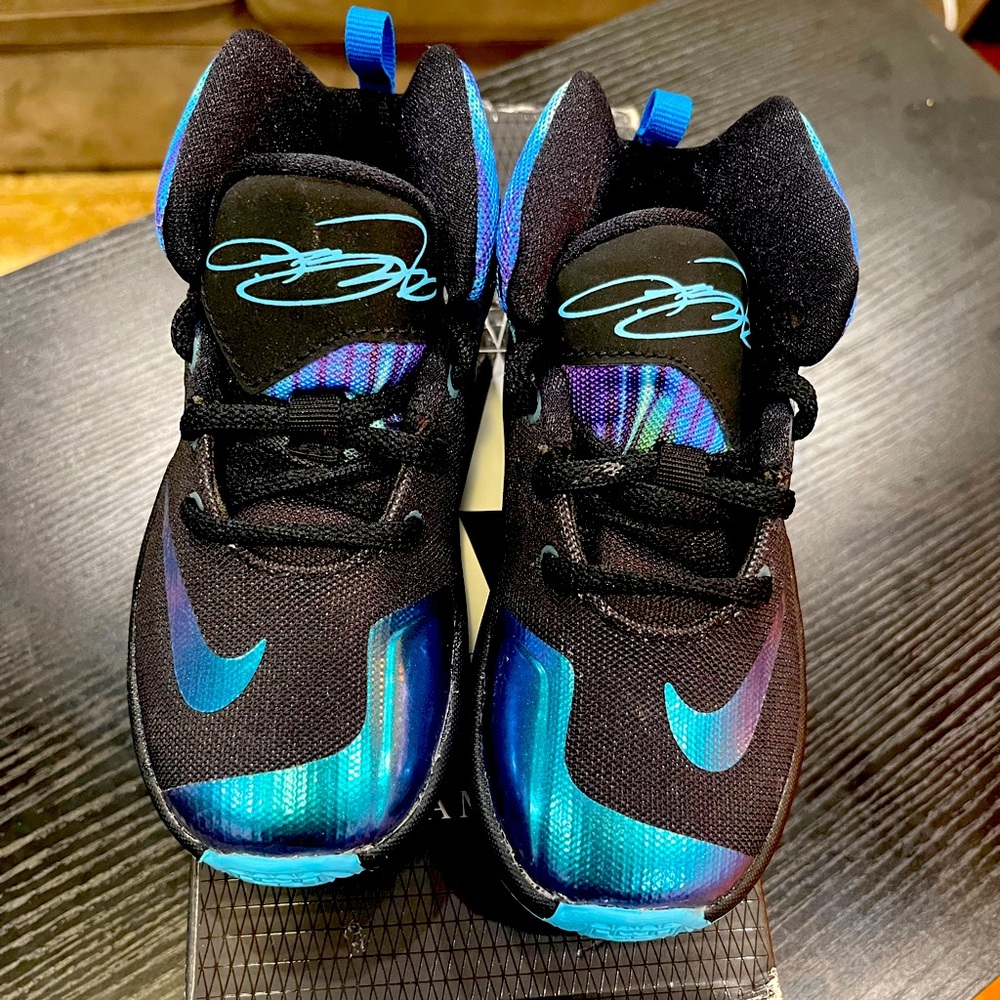 LeBron XII sneakers size 10c